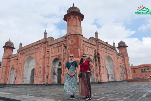 Our Tourists inside the Lalbagh Fort during Old Dhaka Tour in a local way