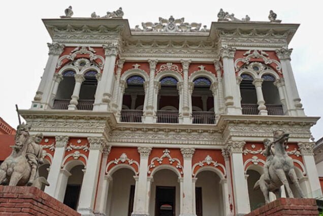 Boro Sordar Bari located in Sonargaon tour